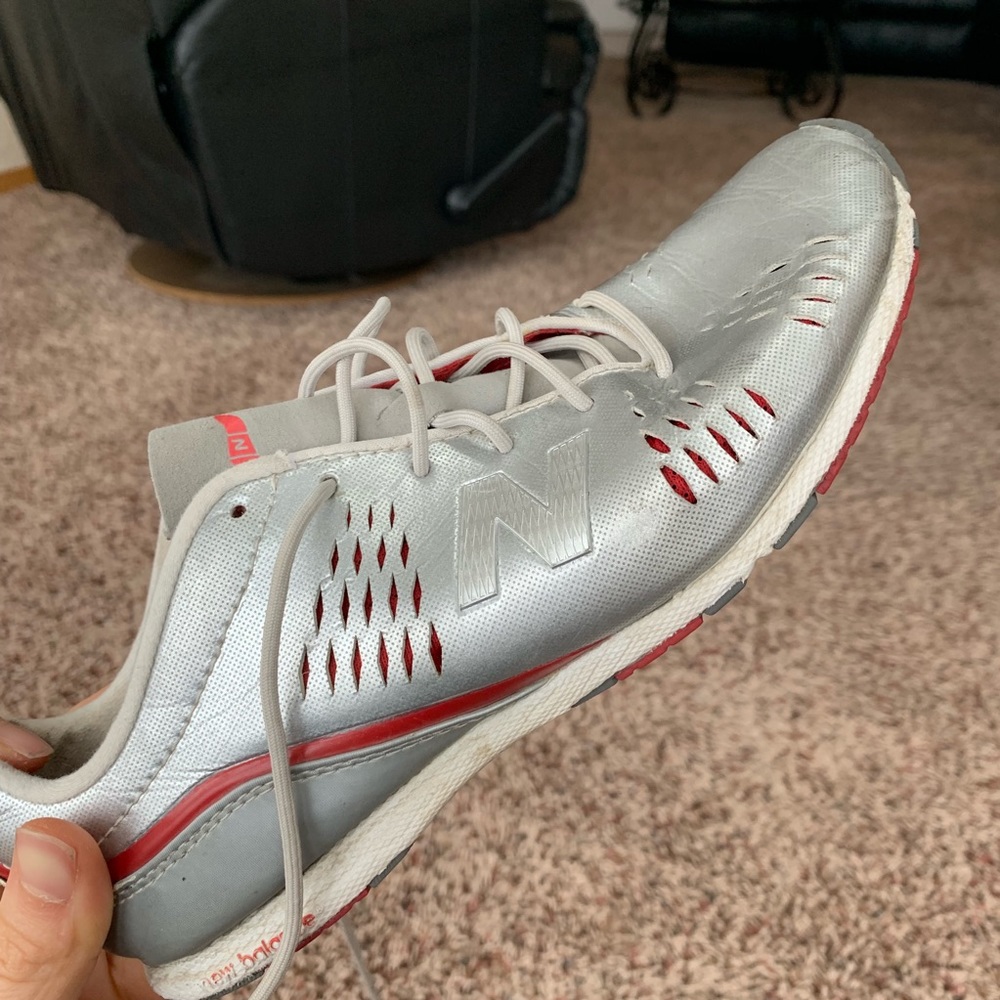 New balance silver light weight track tennis shoes